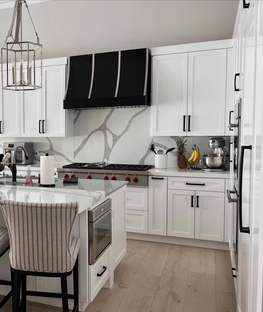 white and black kitchen