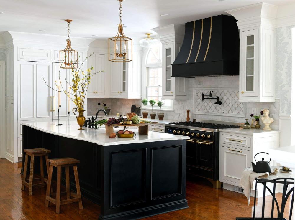 What should I know before decorating a black and white kitchen?