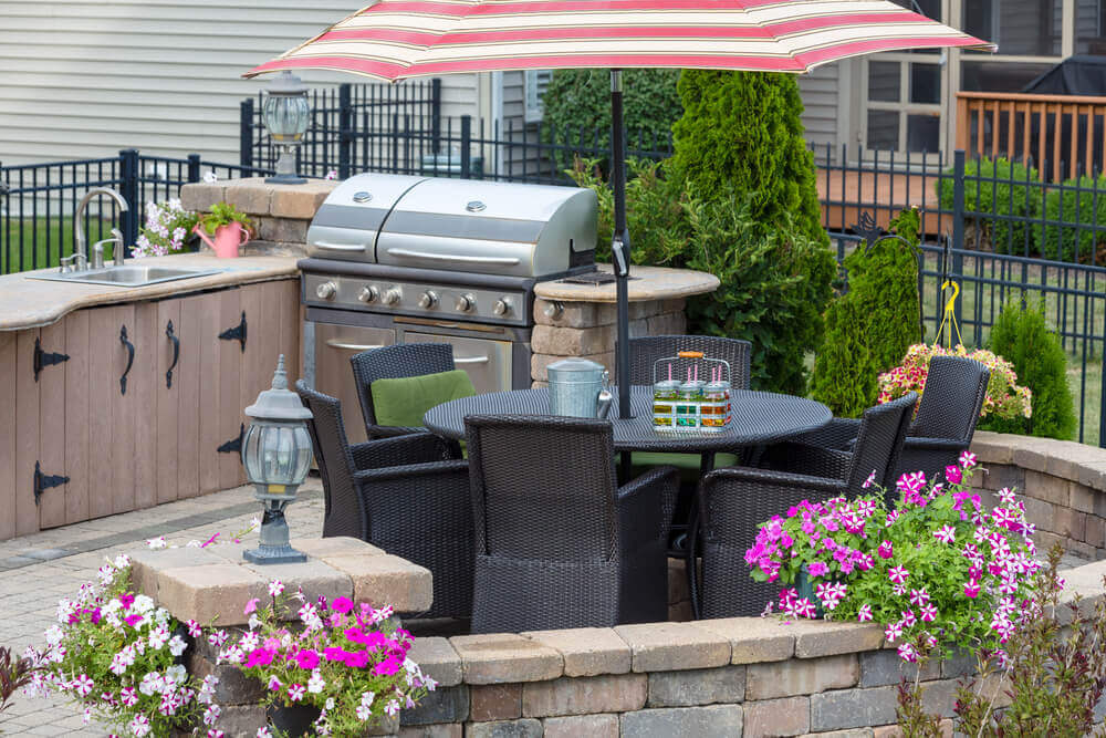 What are some useful outdoor kitchen items?