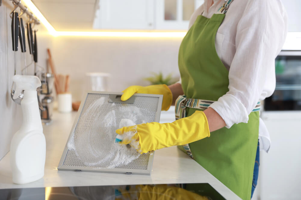 How to clean range hood filter?