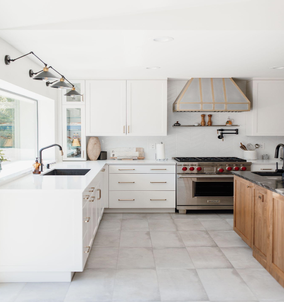 airy and bright kitchen