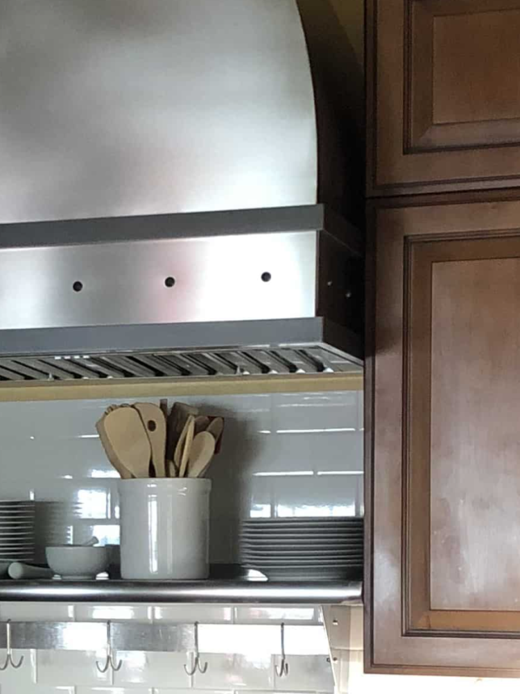 How to buy a commercial range hood?