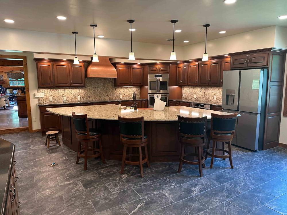 elevated sitting area on the kitchen