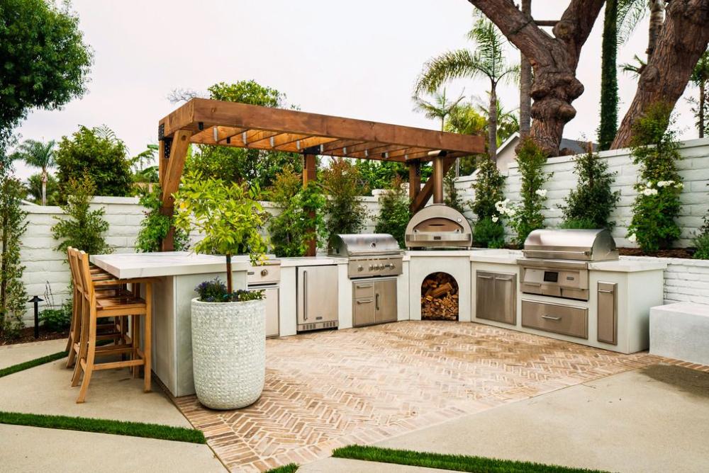 outdoor kitchen