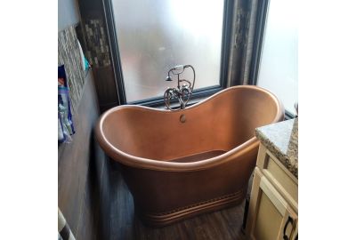 Do Copper Bathtubs Turn Green