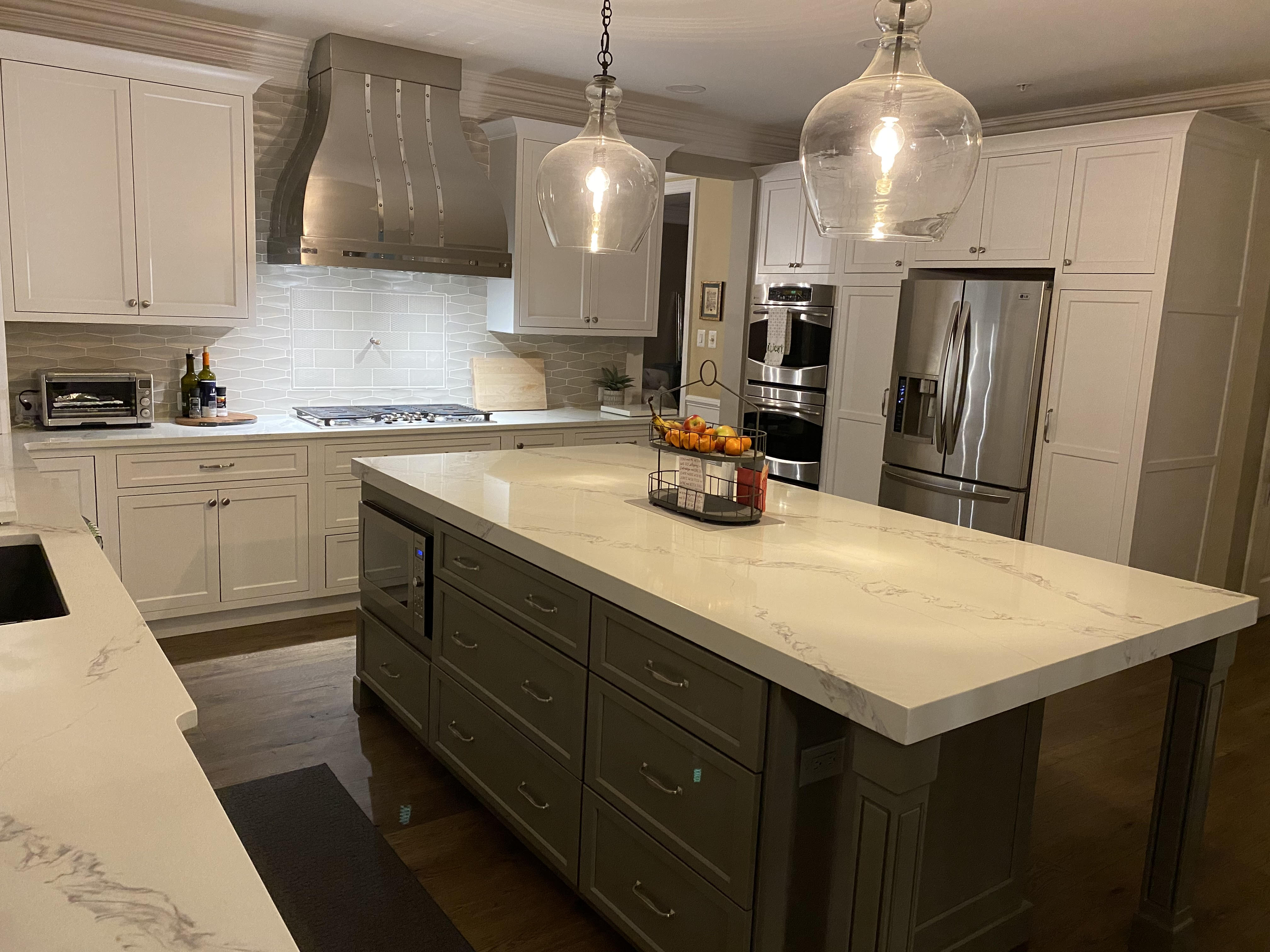 Charming kitchen design idea creative kitchen table idea, white kitchen cabinets, marble kitchen countertops, marble backsplash