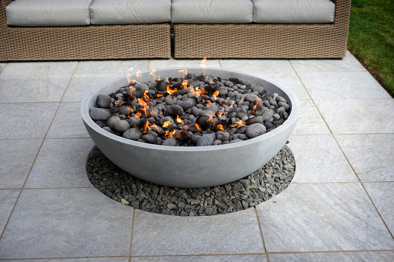 outdoor gas patio pit